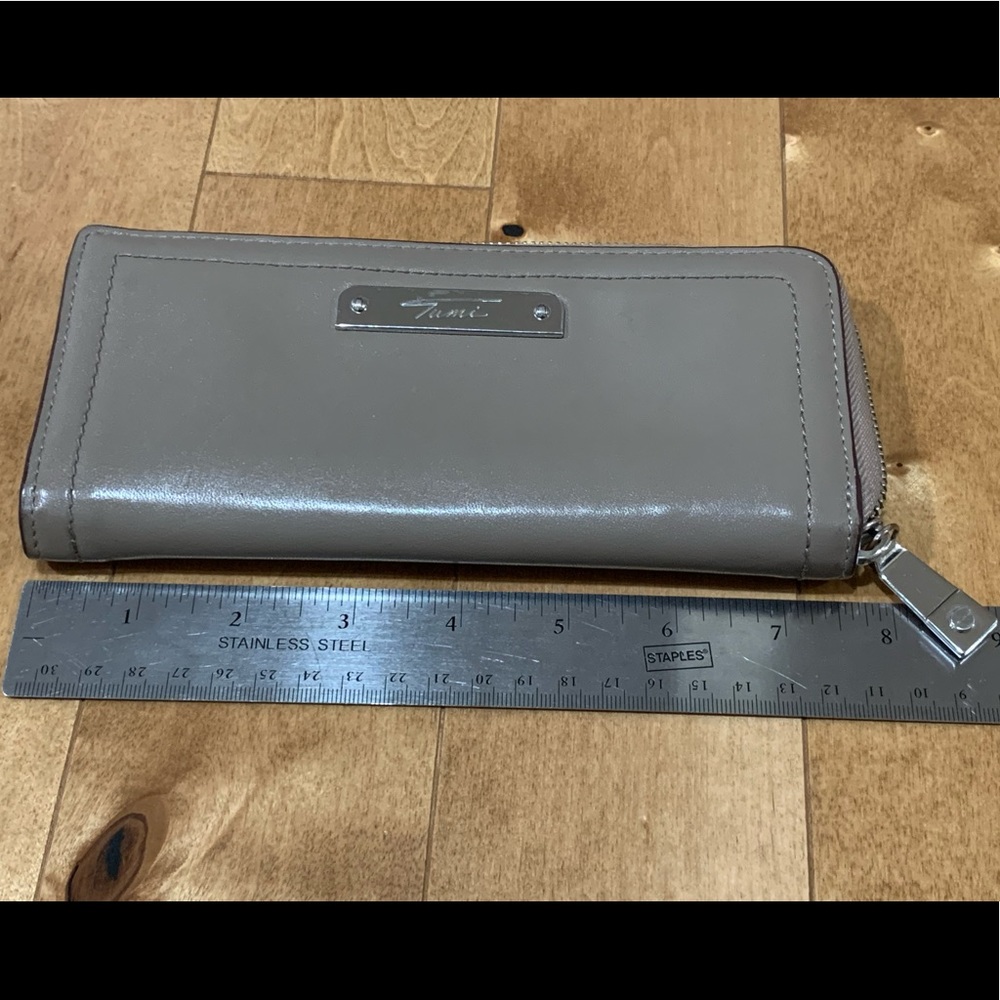 Tumi Women’s Gray Leather Wallet - MINT Condition